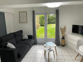 Le First Auversois charmant studio avec jardinet